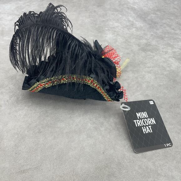 NWT Pirate Adult Costume Lot Red Blouse Mini Tricorn Hat Eye Patch Jewelry Set - Picture 10 of 12